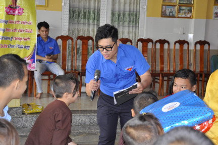 Thăm và tặng quà cho trẻ em có hoàn cảnh đặc biệt khó khăn tại Mái ấm Hồng Quang Thị Xã Phú Mỹ